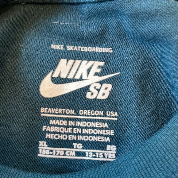 Nike Long Sleeve Layered T Shirt Skateboarding Graphic Tee NWT Size XL - Picture 4 of 8